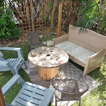 La Cahute, Appartement T2 Avec Jardin Ou Appartement Familial T6 몽토방 외부 사진