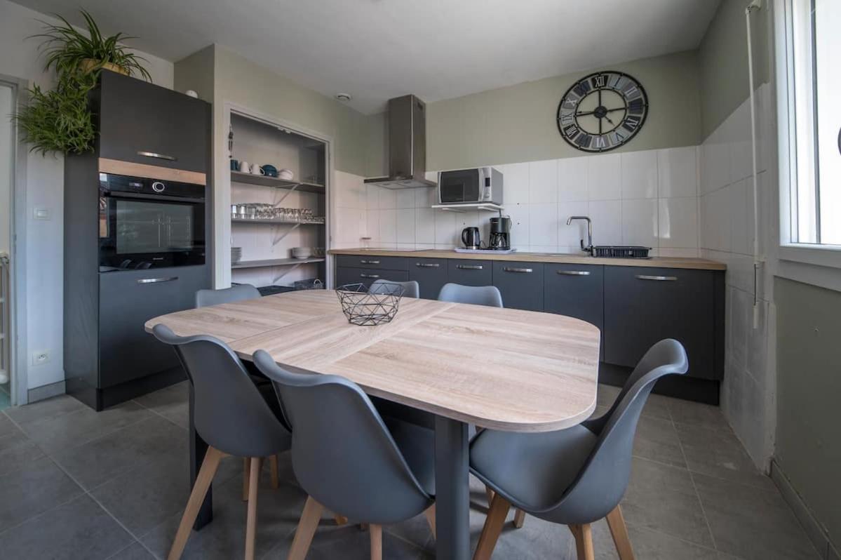 La Cahute, Appartement T2 Avec Jardin Ou Appartement Familial T6 몽토방 외부 사진