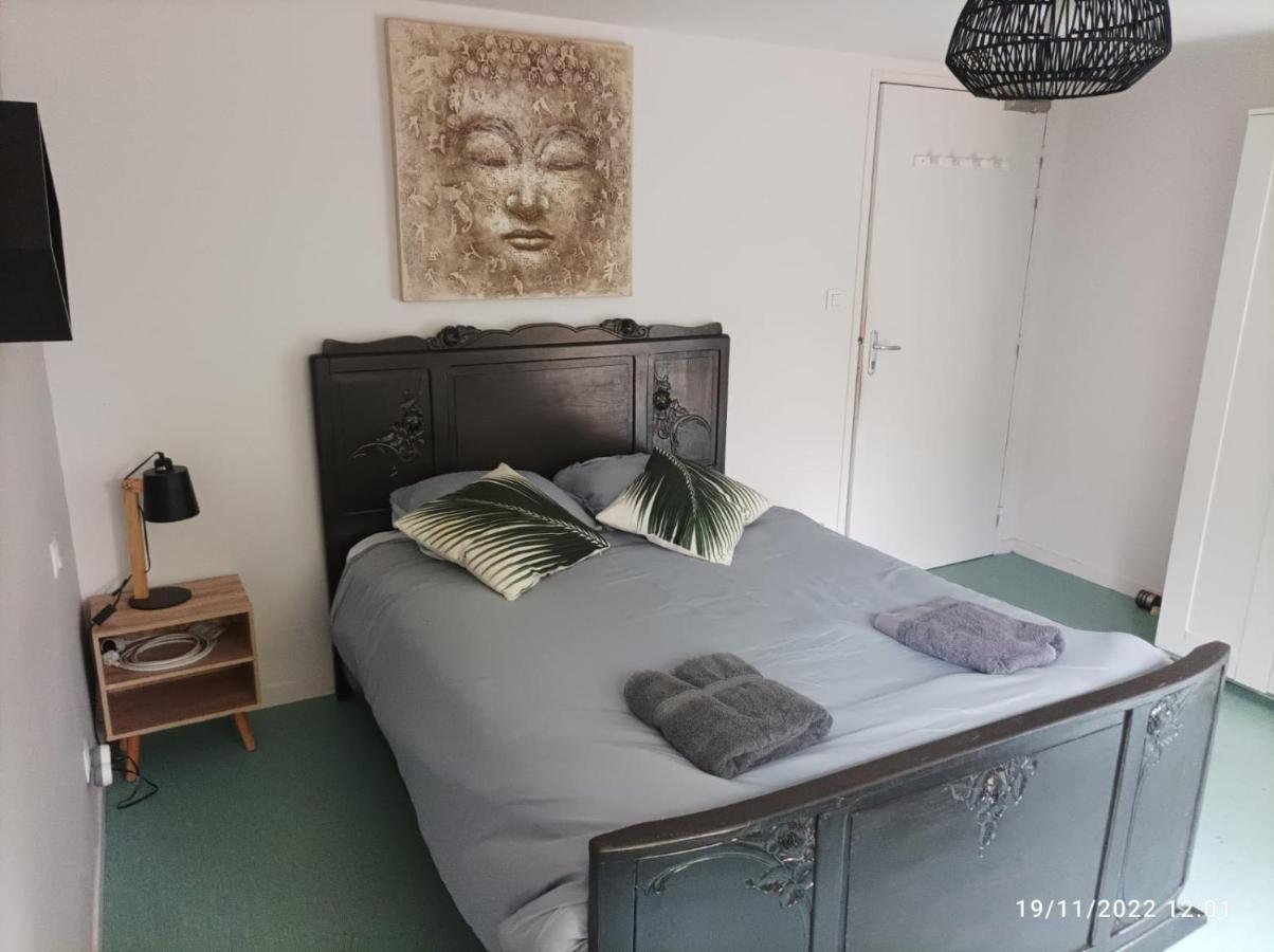 La Cahute, Appartement T2 Avec Jardin Ou Appartement Familial T6 몽토방 외부 사진