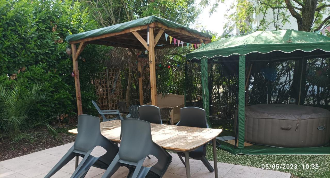 La Cahute, Appartement T2 Avec Jardin Ou Appartement Familial T6 몽토방 외부 사진