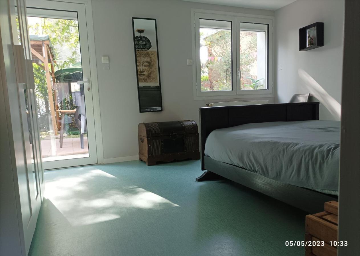 La Cahute, Appartement T2 Avec Jardin Ou Appartement Familial T6 몽토방 외부 사진