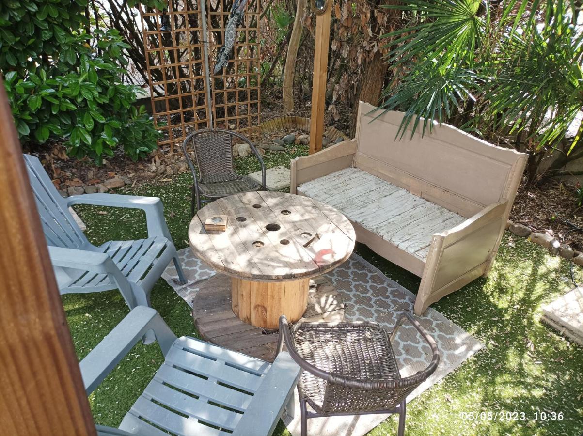 La Cahute, Appartement T2 Avec Jardin Ou Appartement Familial T6 몽토방 외부 사진