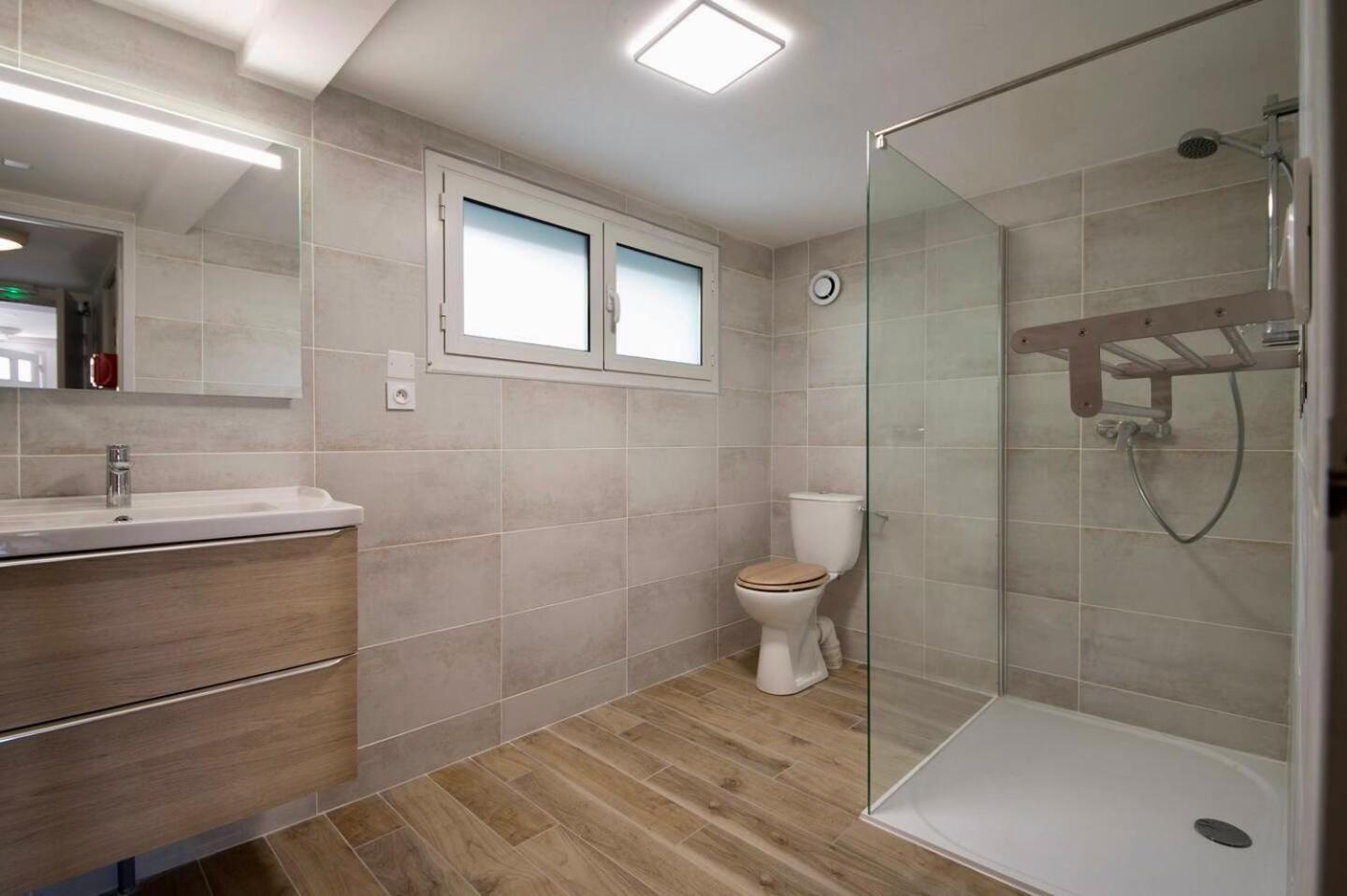 La Cahute, Appartement T2 Avec Jardin Ou Appartement Familial T6 몽토방 외부 사진